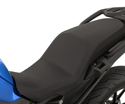 Η εξαιρετικά χαμηλή σέλα της F 800 GS
