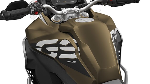 Βλέπουμε το ρεζερβουάρ της F 850 GS Adventure.