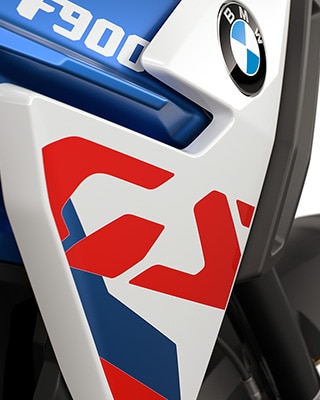 Το χαρακτηριστικό λογότυπο GS στην F 900 GS της BMW Motorrad