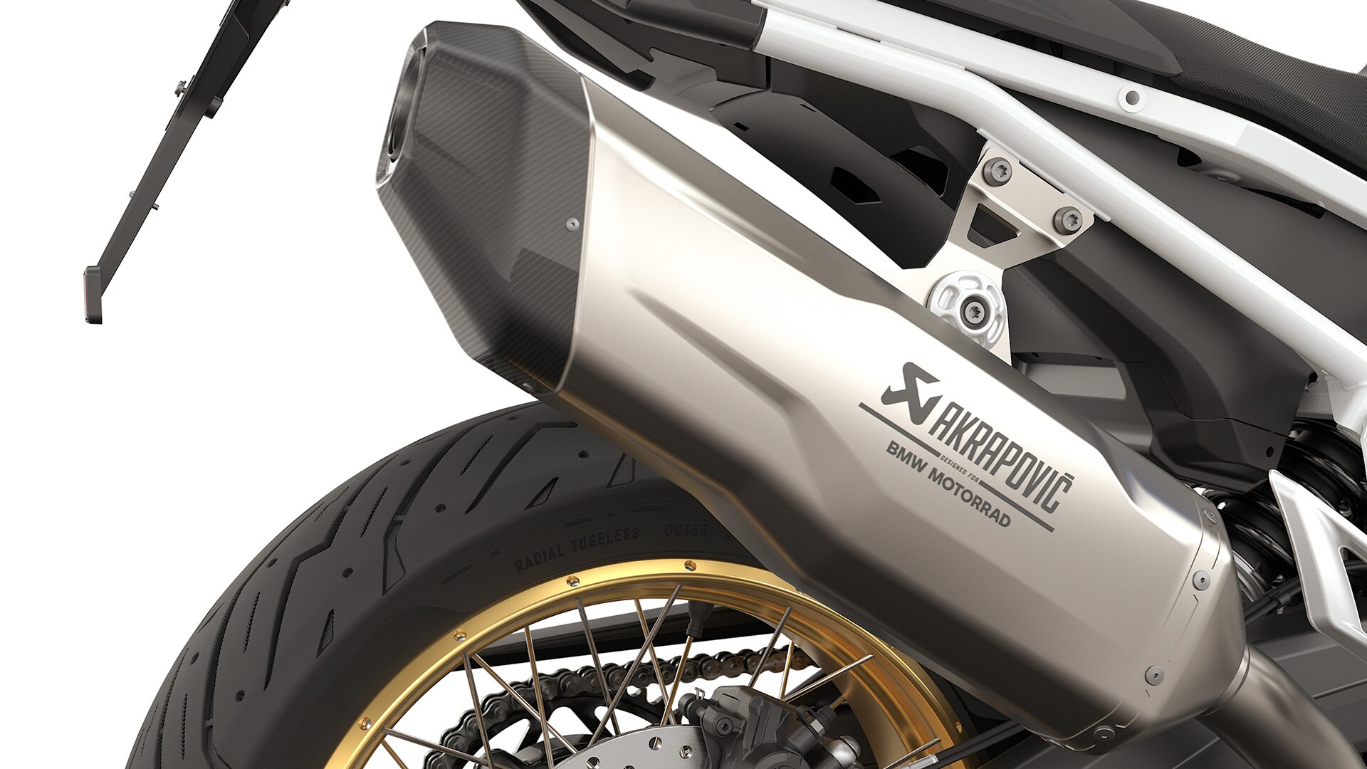 Η F 900 GS της BMW Motorrad με τελικό σιγαστήρα εξάτμισης Akrapovič
