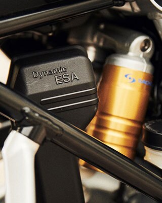Η BMW R 1250 GS με Dynamic ESA ως βασικός εξοπλισμός