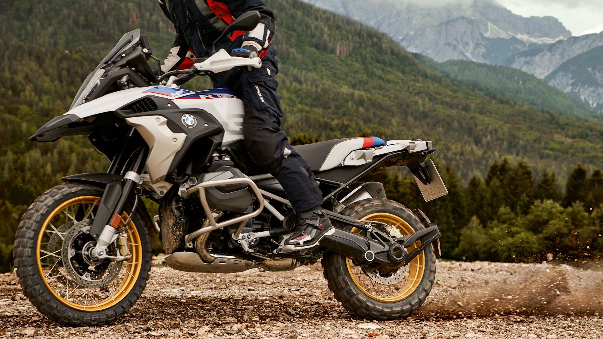 Η BMW R 1250 GS με βελτιωμένη ικανότητα σε off - road διαδρομές.