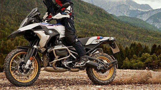 Η BMW R 1250 GS με βελτιωμένη ικανότητα σε off - road διαδρομές.