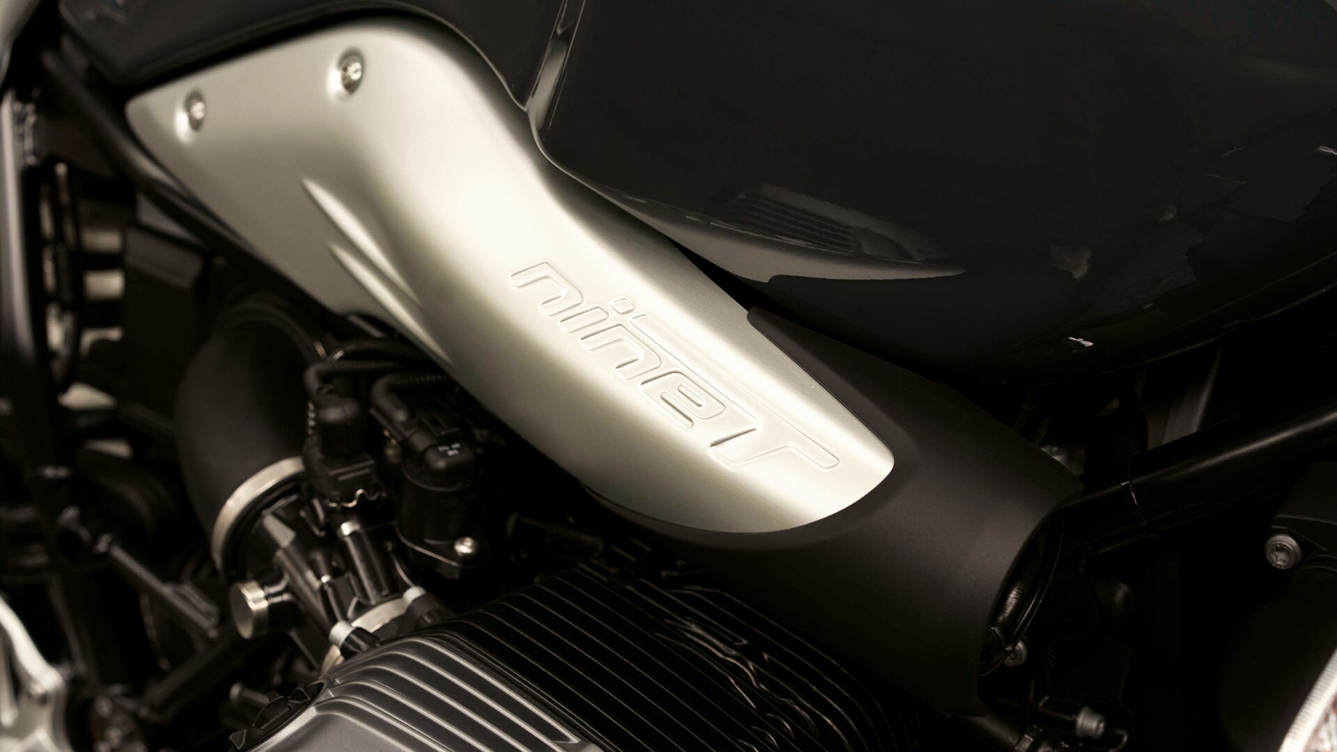 R nineT Pure επιγραφή "nineT"