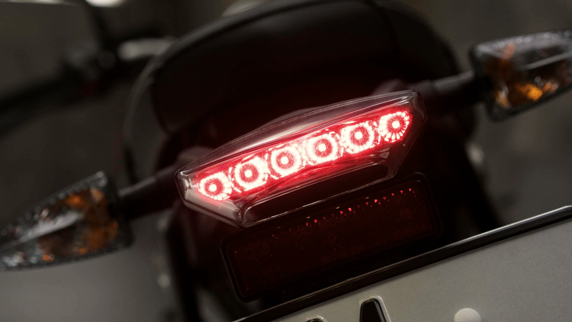 R nineT Pure LED πίσω φως