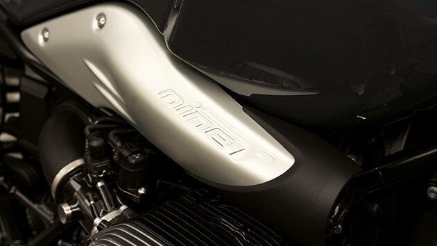 R nineT Pure επιγραφή "nineT"