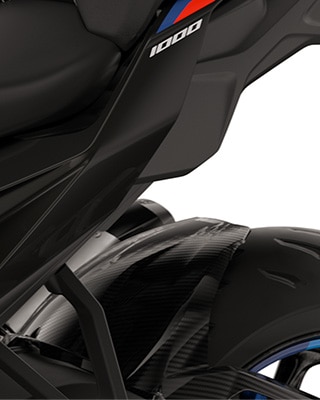 Τα εξαρτήματα Carbon του πακέτου M Competition της M 1000 XR της BMW Motorrad