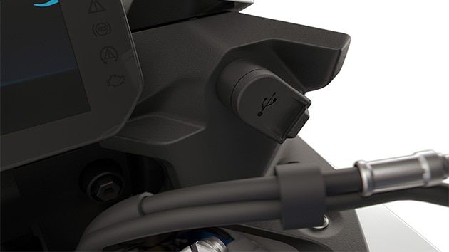 Η υποδοχή φόρτισης USB C της F 900 XR της BMW Motorrad