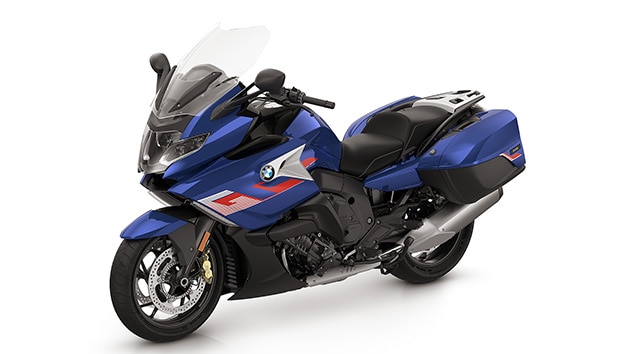 Η K 1600 GT σε Light white/Racing blue metallic/Racing red.