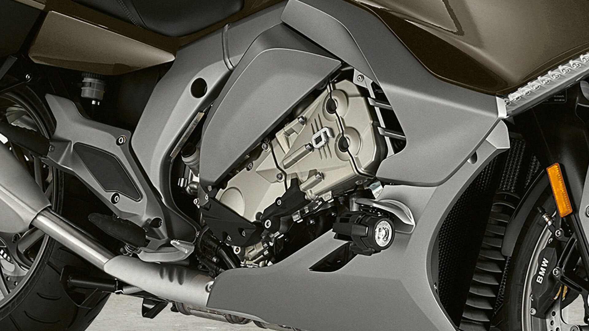 Εξακύλινδρος σε σειρά κινητήρας της K 1600 GTL