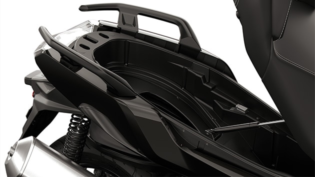 Ο μεγάλος αποθηκευτικός χώρος του C 400 GT της BMW Motorrad
