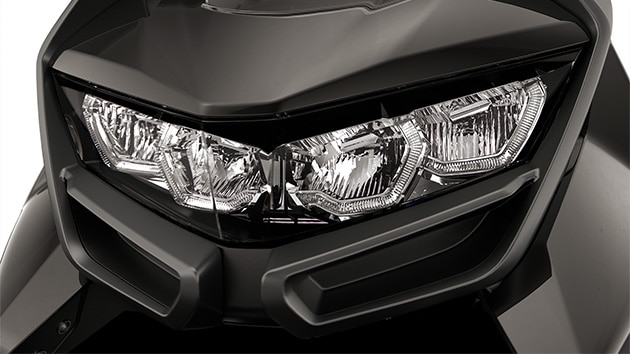 Το C 400 GT της BMW Motorrad με προβολείς Full LED με φώτα ημέρας